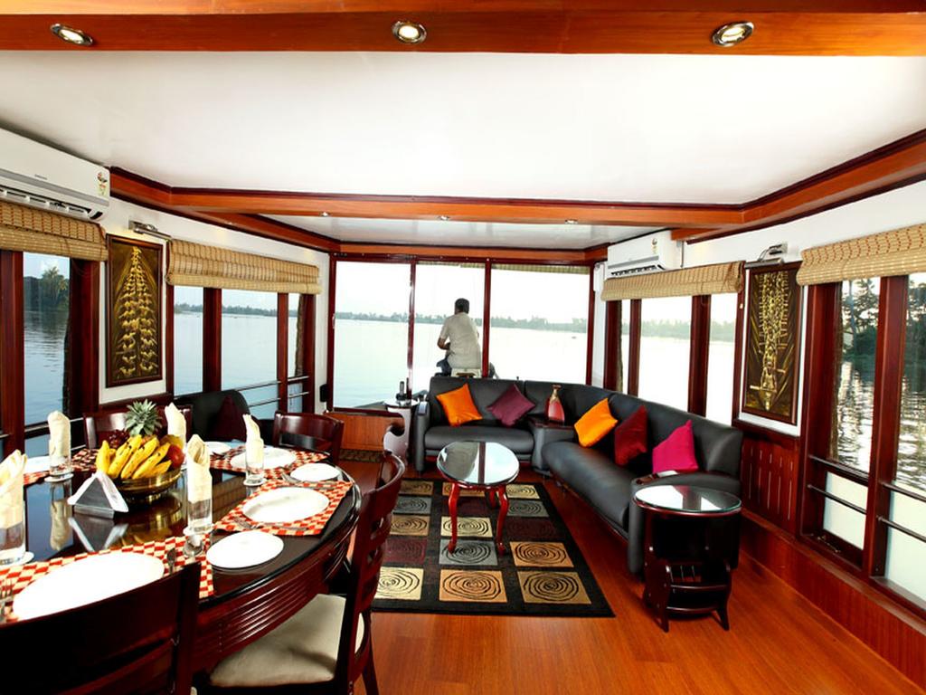 Grand Nirvana Houseboat Alleppey Restaurant