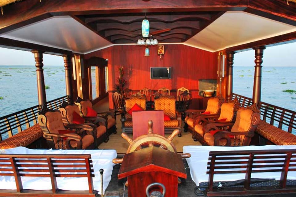 Diamond Cap Houseboat Alleppey Restaurant